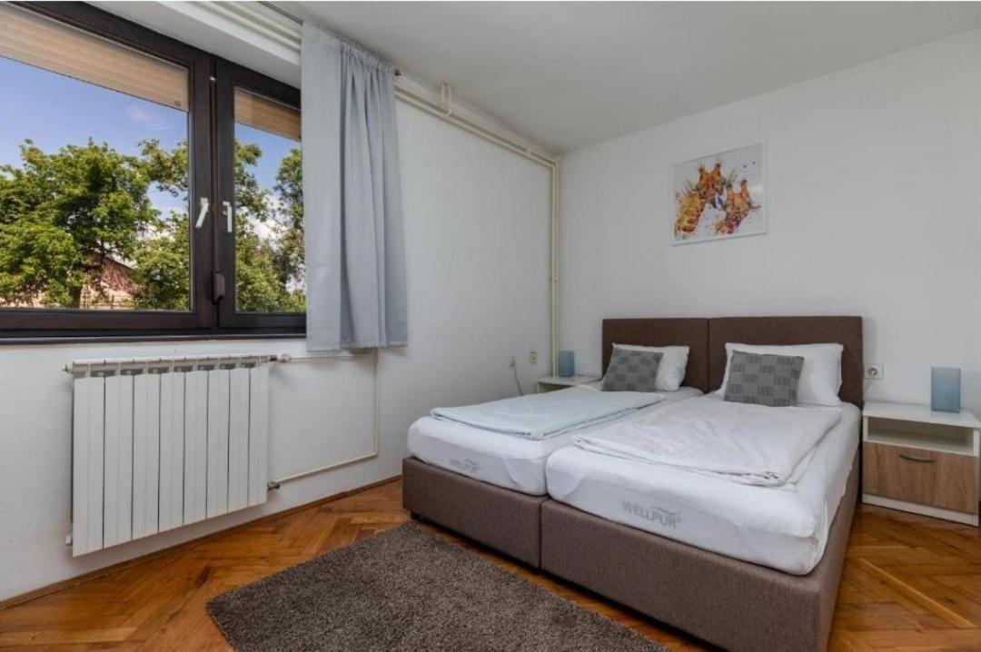 Apartment Karlovac Esterno foto