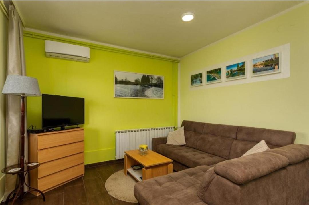Apartment Karlovac Esterno foto