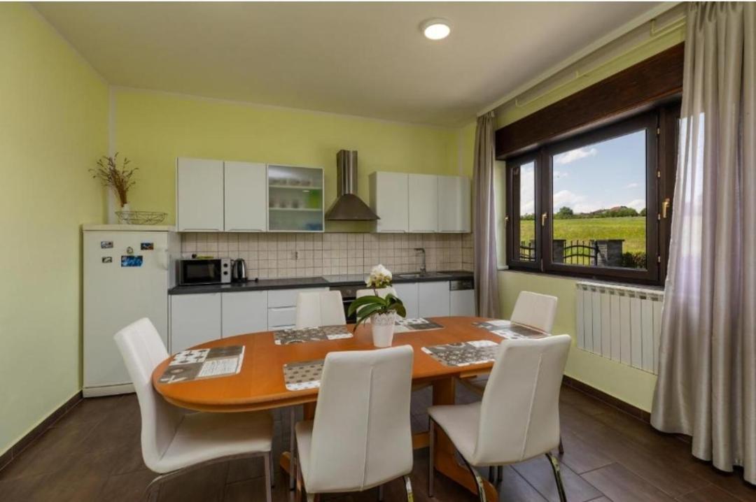 Apartment Karlovac Esterno foto