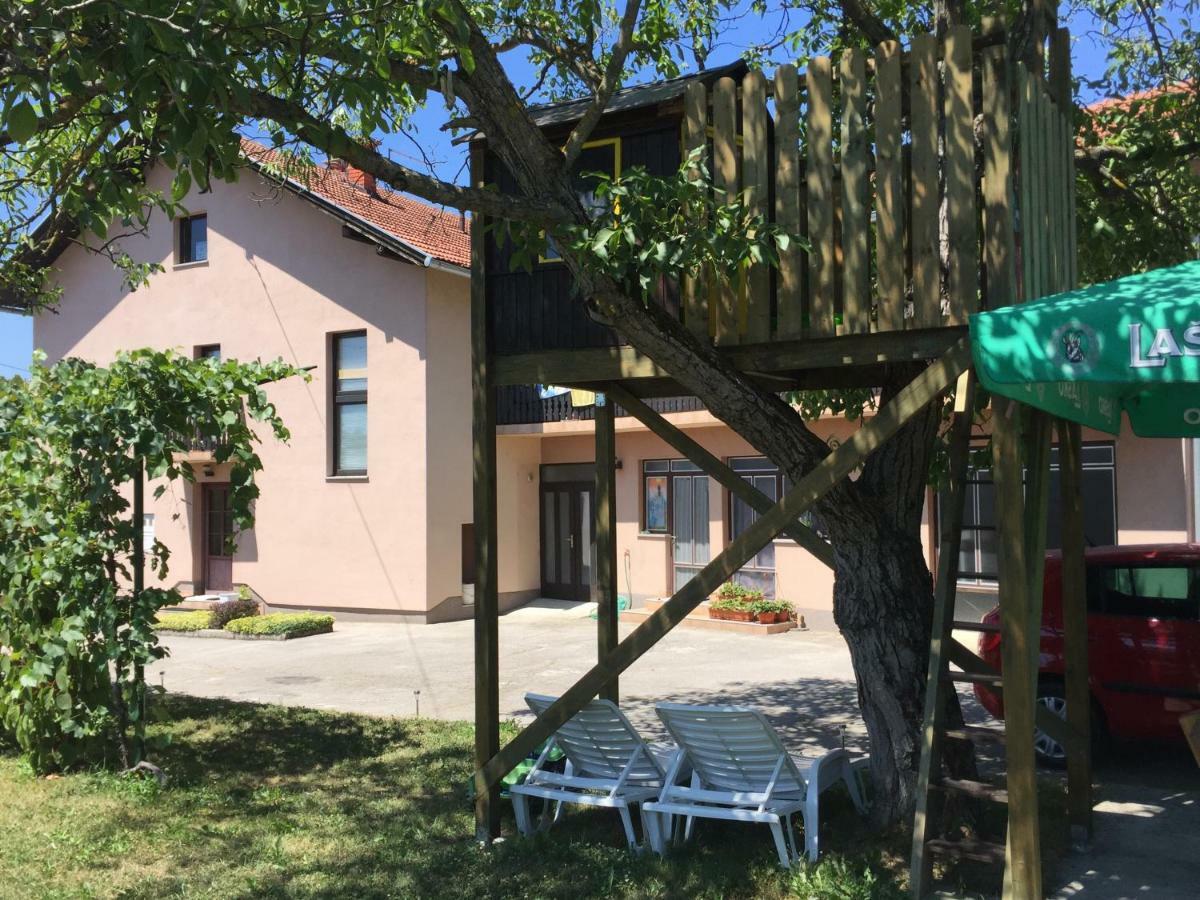 Apartment Karlovac Esterno foto