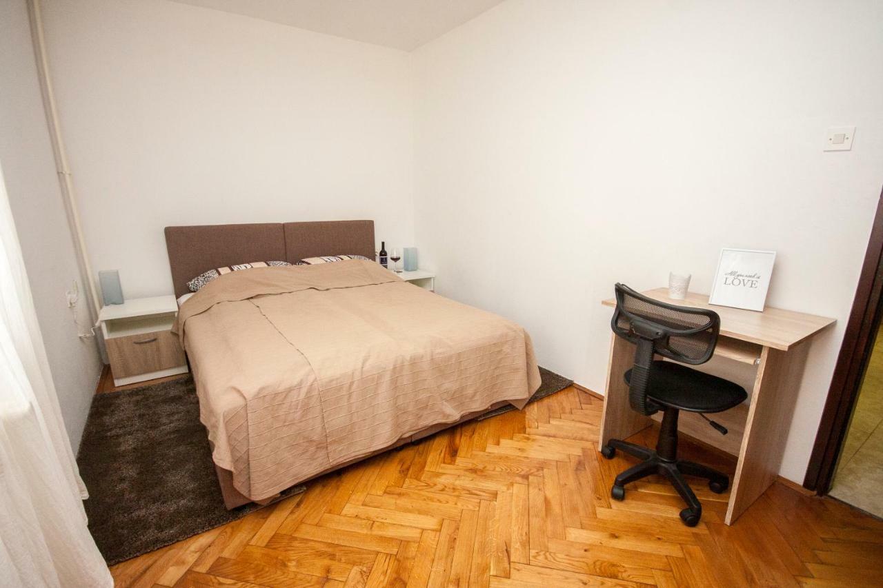 Apartment Karlovac Esterno foto